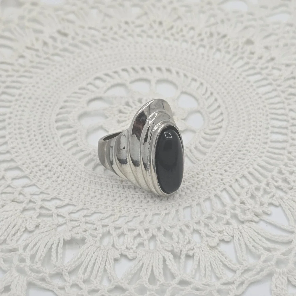 Vintage Ring Large Statement Oval Domed Pyramid Black Silver 18KGE